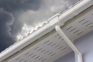 Seamless Gutters Benefits in Florida